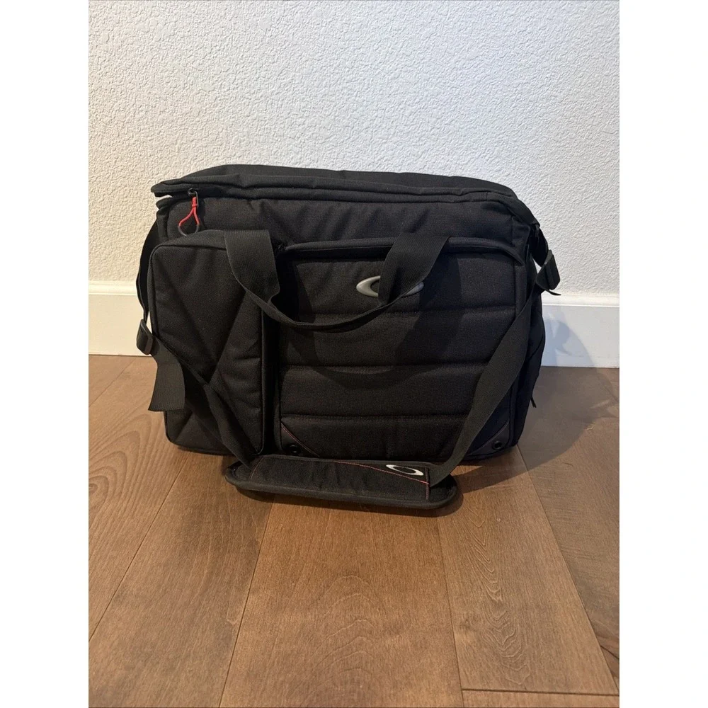 Oakley Breach Range Bag Duffel Pistol Shooting Ammunition Carry